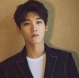 明星最新动态：意外曝光引发粉丝热议！✨